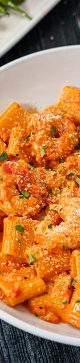 Creamy Cajun Shrimp Pasta with Steak & Green Beans