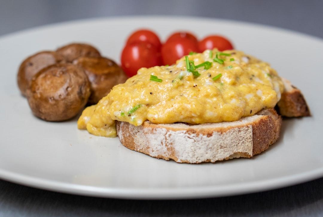 Creamy Cottage Cheese Scrambled Eggs with Roasted Veg