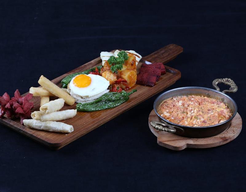 Creamy Cottage Cheese Scrambled Eggs