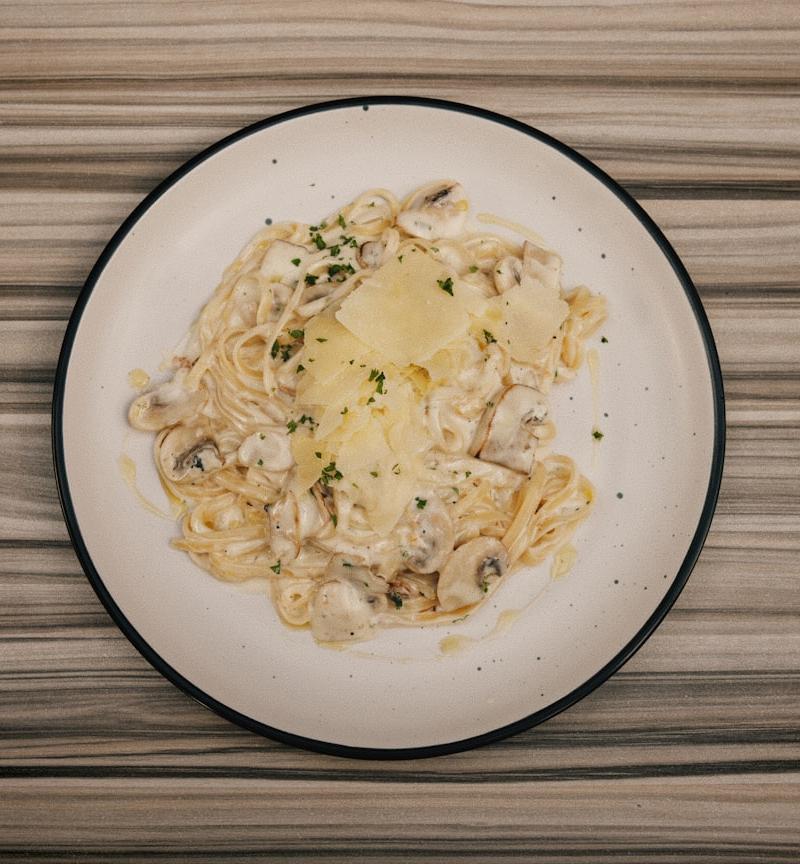 Creamy Garlic Mushroom Pasta