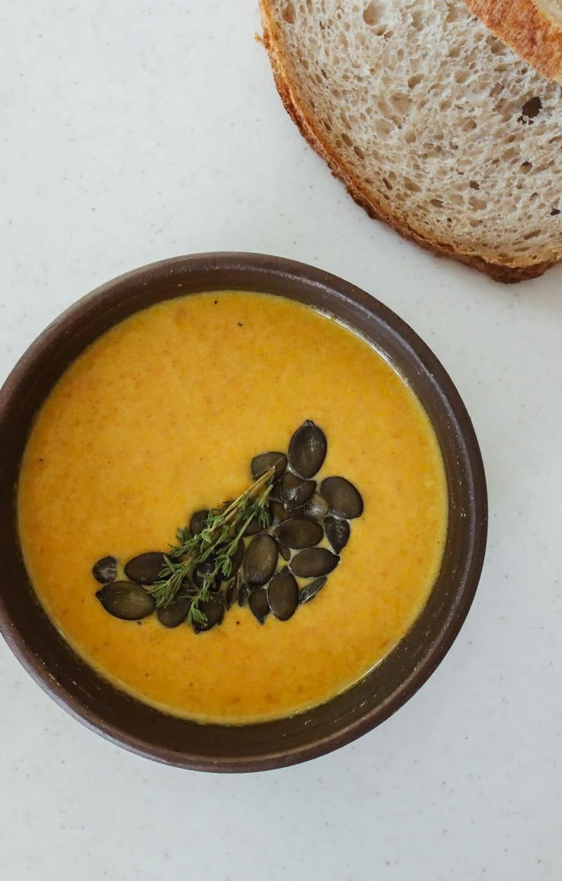 20-Min Creamy Pumpkin Soup with Sourdough