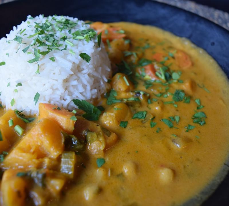 20-Min Creamy Vegetable Korma with Rice