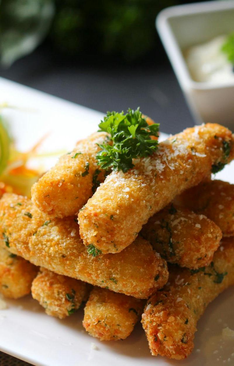Crispy Air Fryer Mozzarella Sticks with Fresh Slaw