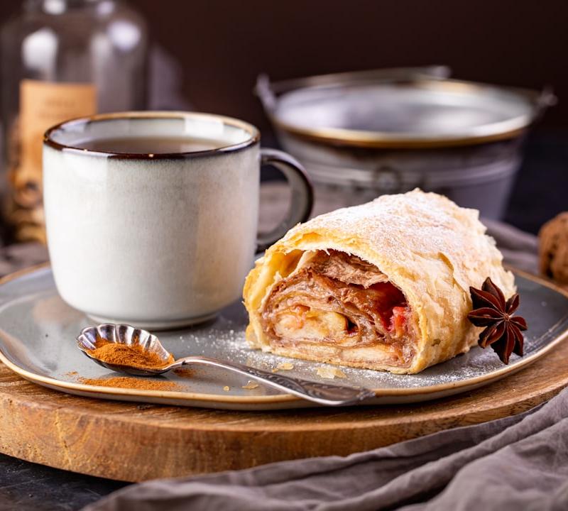 Crispy Apple-Cheese Strudel