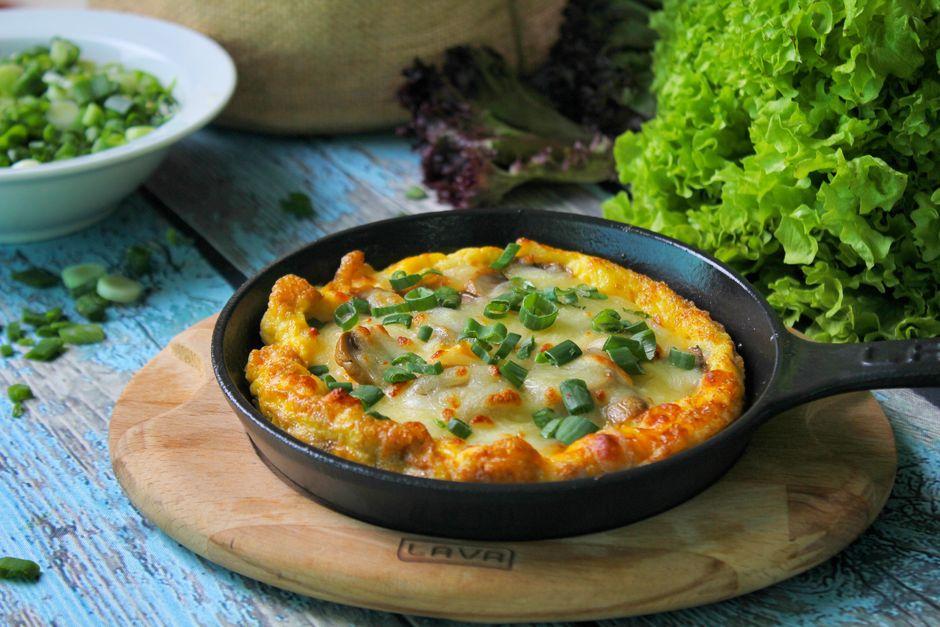 20-Min Crispy Bacon & Egg Skillet Pie