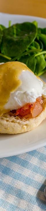 Crispy Bacon Eggs Benedict