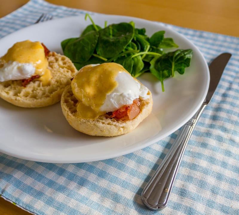 Crispy Bacon Eggs Benedict