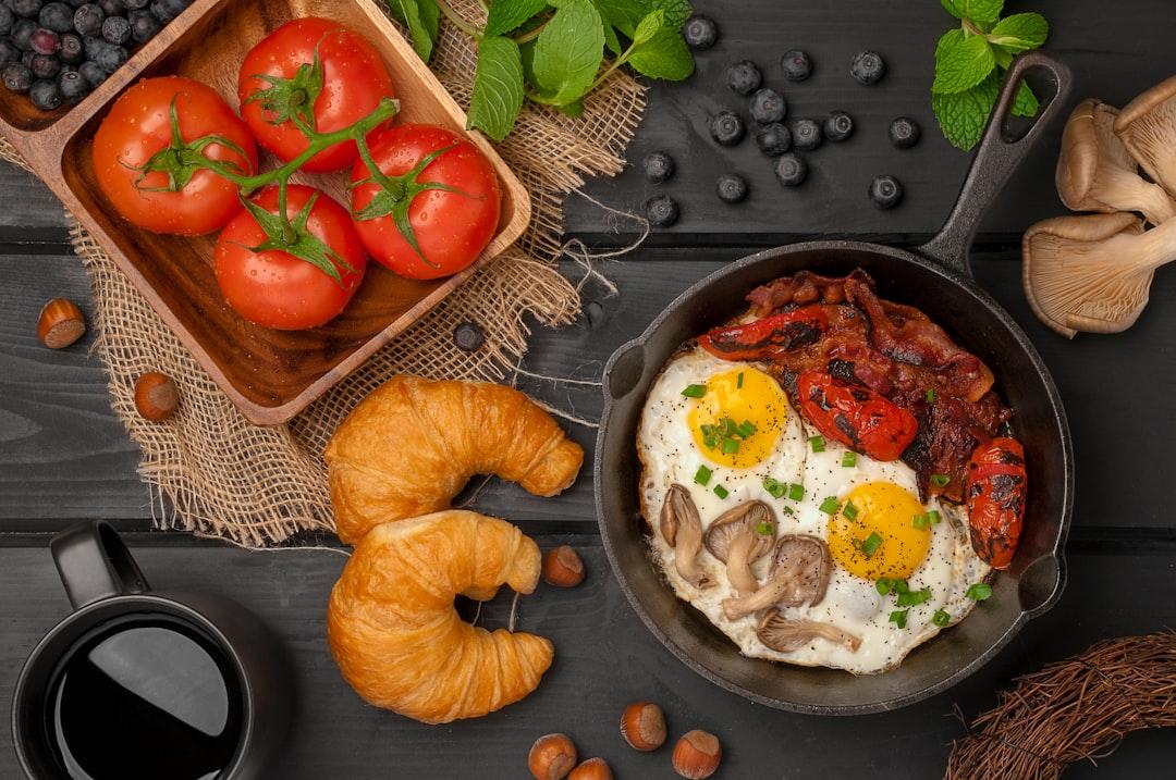 Crispy Bacon & Tomato Egg Skillet