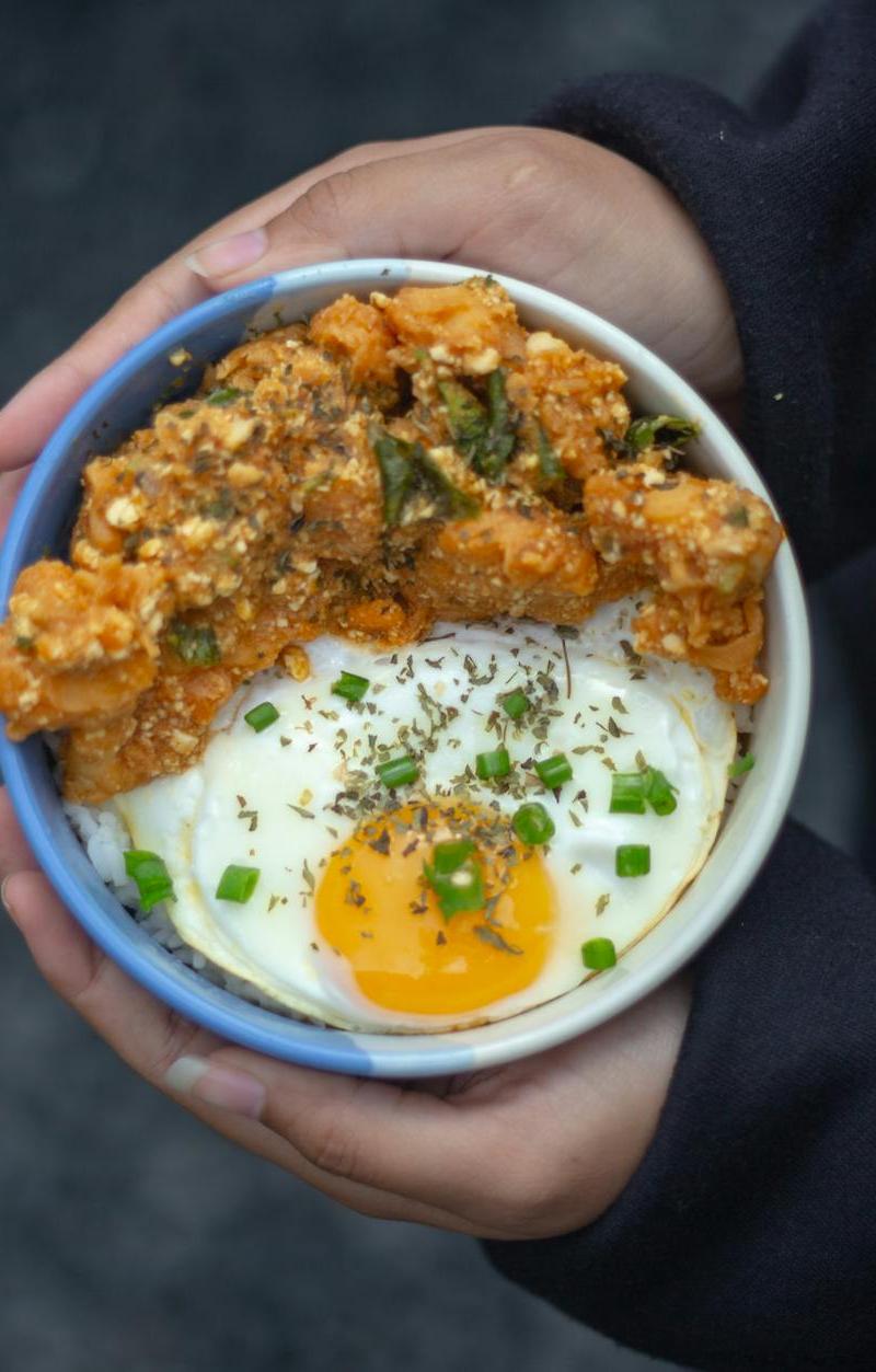 Crispy Basil Chicken with Rice & Egg