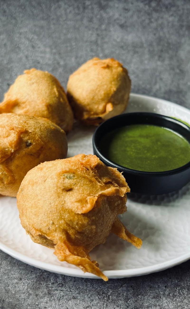 Crispy Batata Vada with Green Chutney