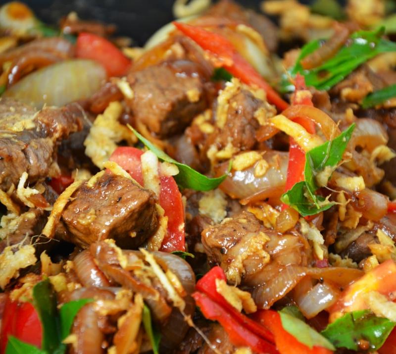 Crispy Beef & Garlic Stir-Fry