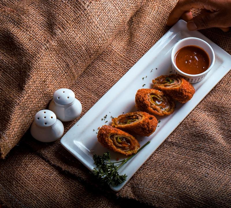 Crispy Boudin Egg Rolls with Cajun Dip
