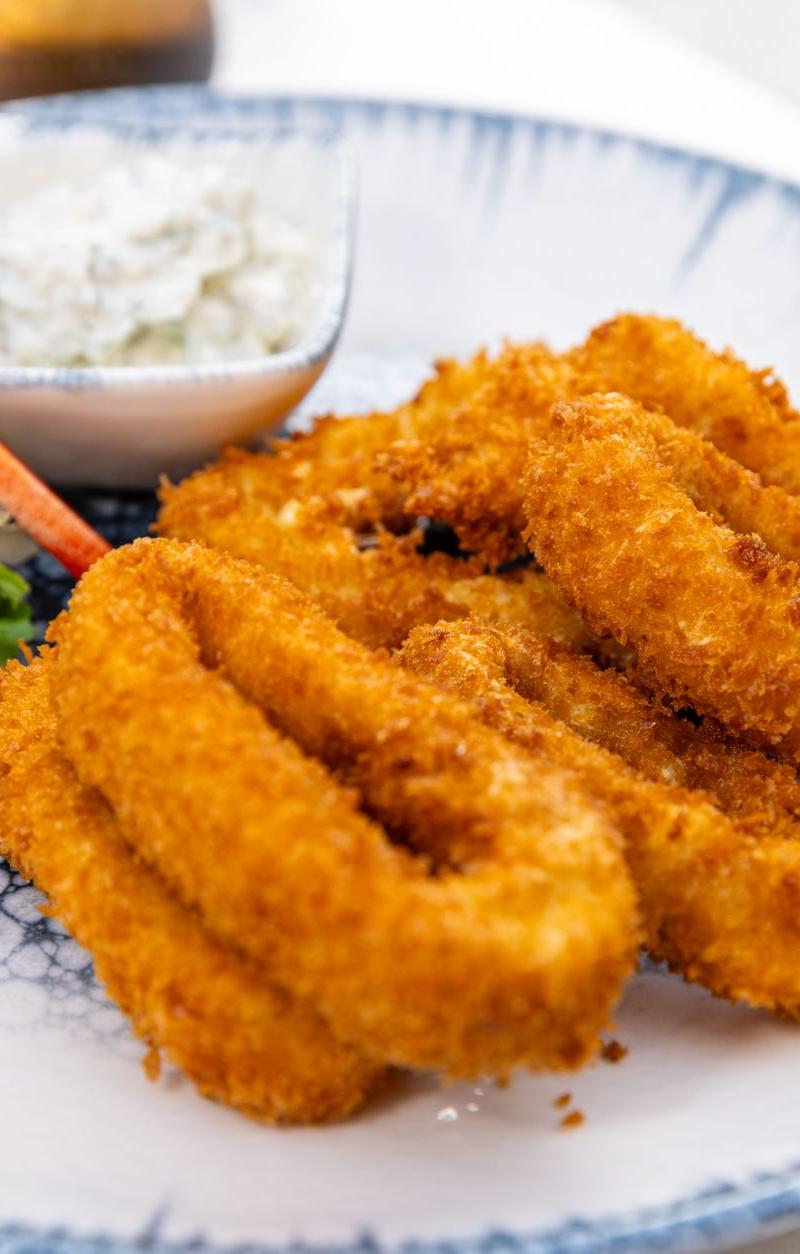 Crispy Calamares with Lemon & Tartar