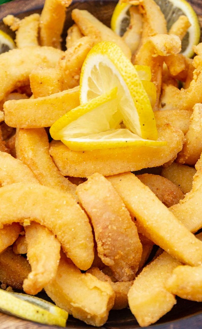 Crispy Calamares with Lemon