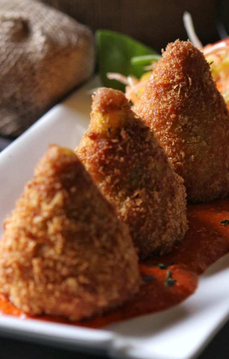 Crispy Cheese Ball with Tomato & Salad