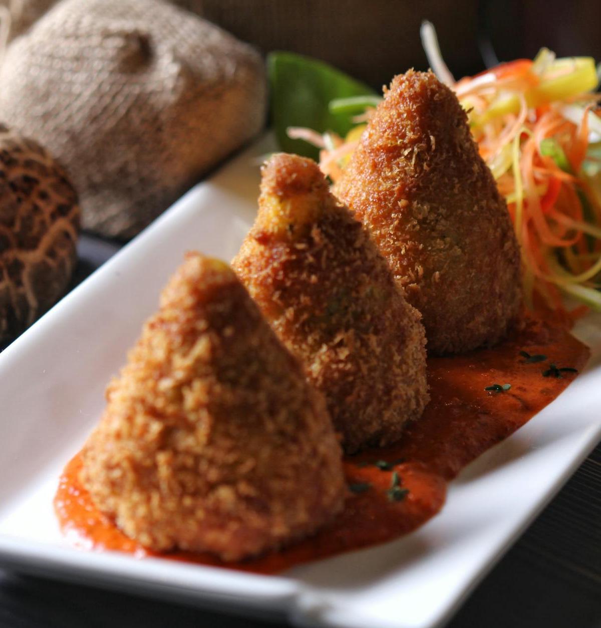 Crispy Cheese Ball with Tomato & Salad