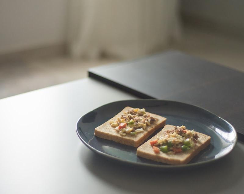 Crispy Cheesy Pizza Toast Bites