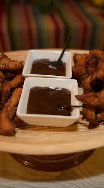 Crispy Chicken Pakora with Tamarind Dip
