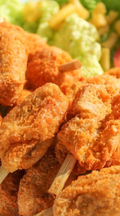 Crispy Cornmeal Catfish with Tomato & Lettuce