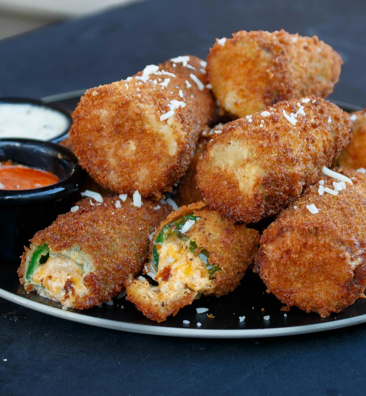 Crispy Cream Cheese Jalapeño Poppers
