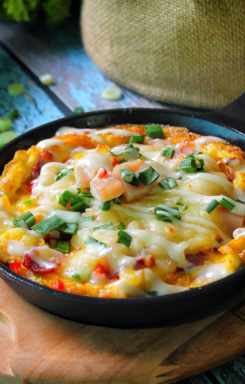 Crispy-Edge Frittata with Peppers & Cheese