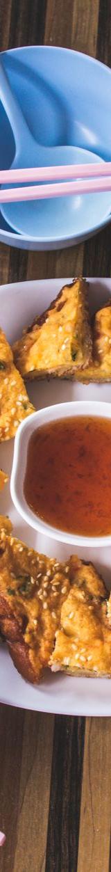 Crispy Fried Wontons with Sweet & Sour Sauce