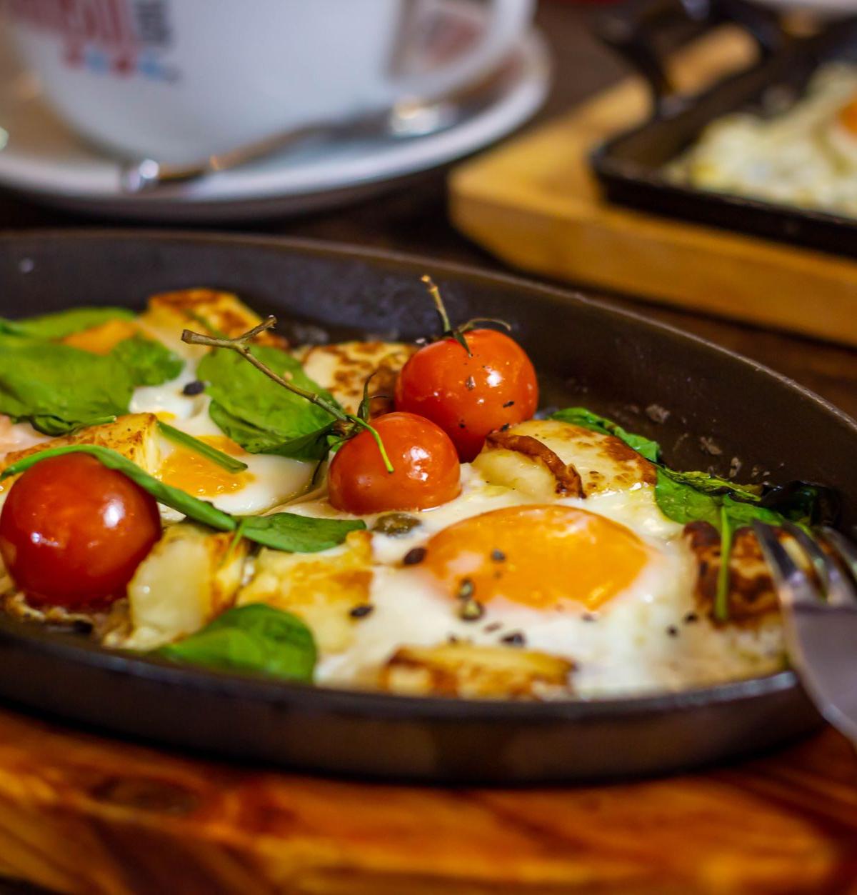 Crispy Halloumi, Spinach & Egg Skillet
