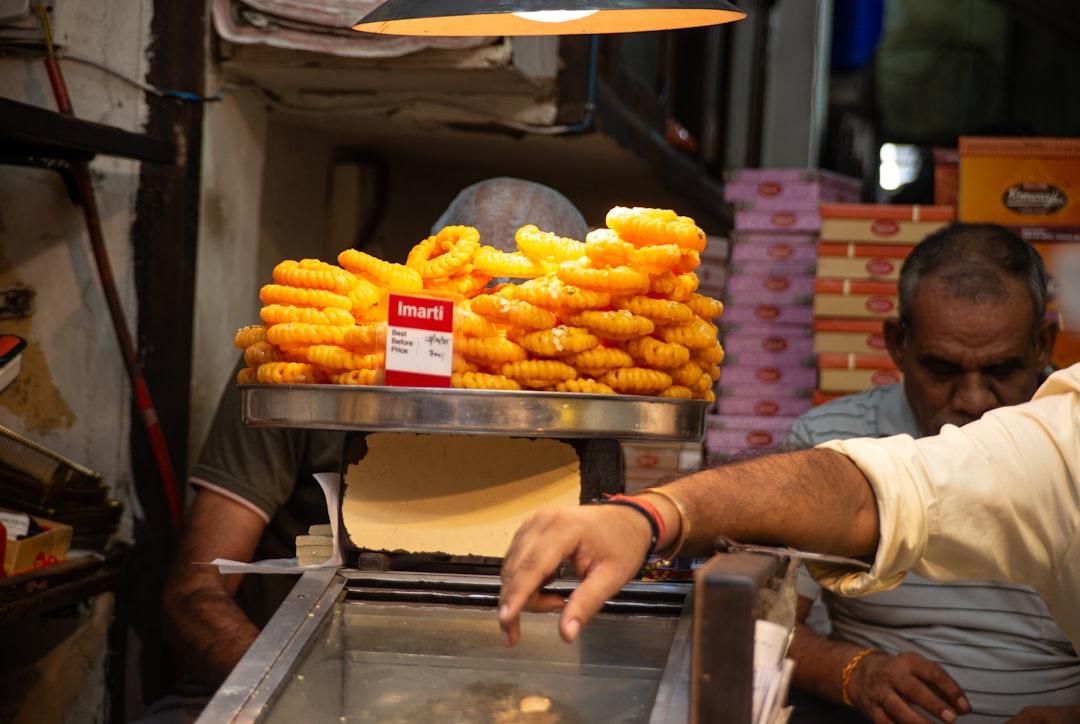 Crispy Imarti with Saffron Rabri