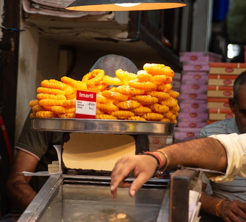 Crispy Imarti with Saffron Rabri