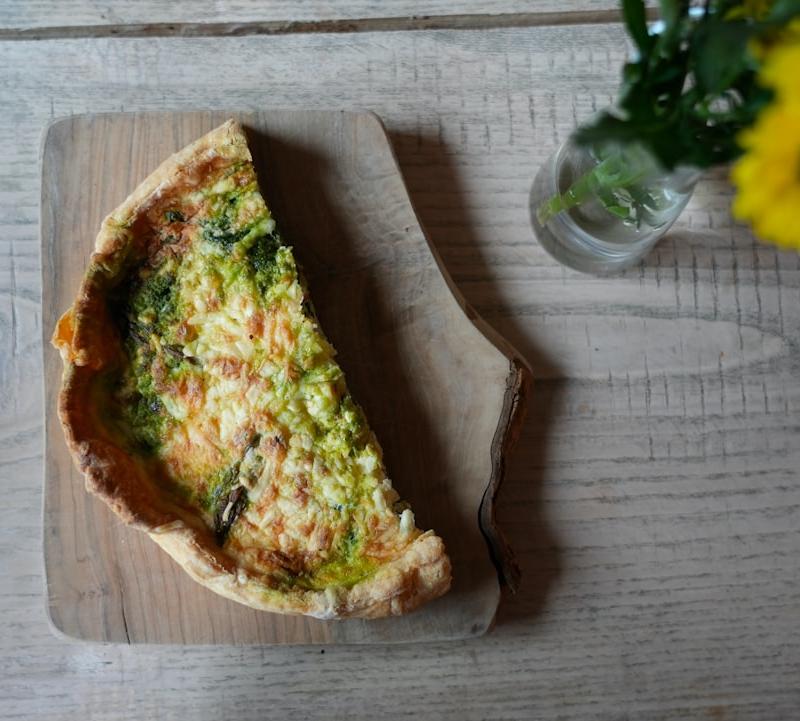Crispy Leek & Gruyère Skillet Pie