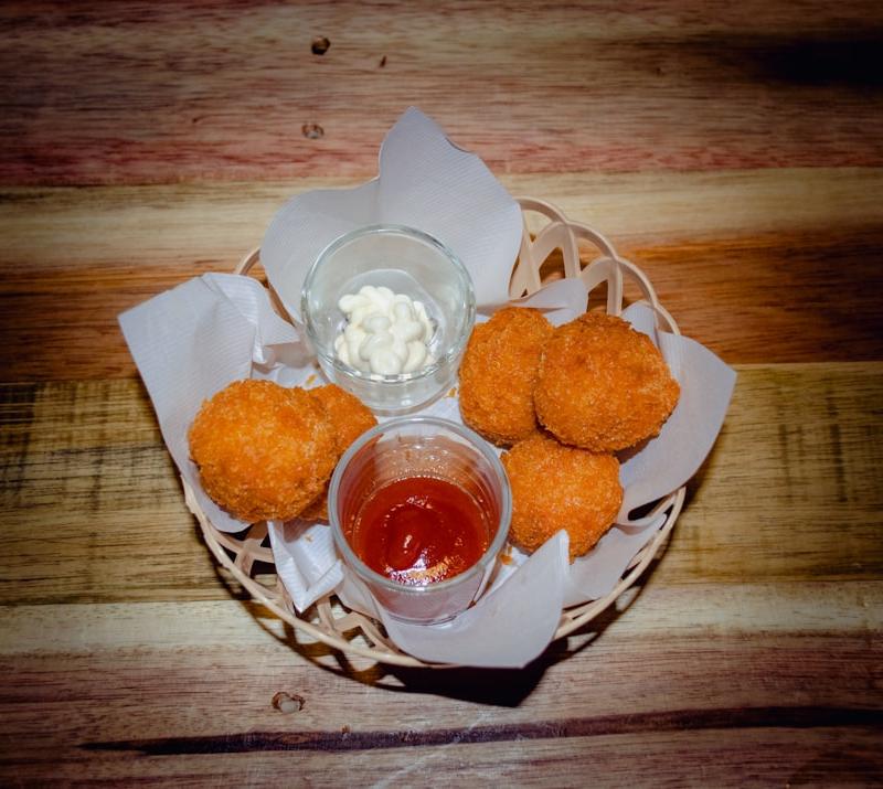Crispy Mac and Cheese Balls
