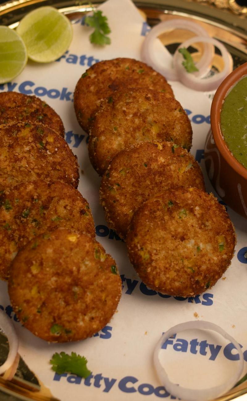 Crispy Masala Vada with Green Chutney