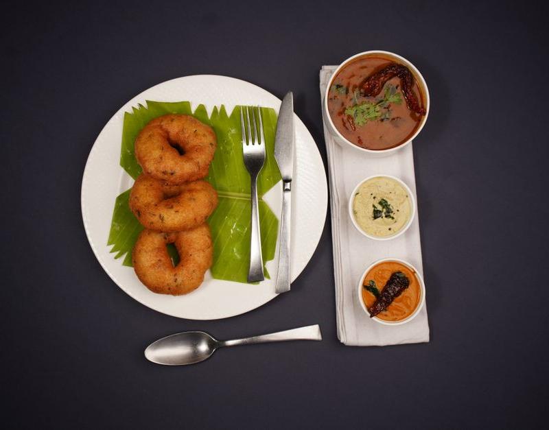 Crispy Masala Vada & Medu Vada with Tomato Chutney