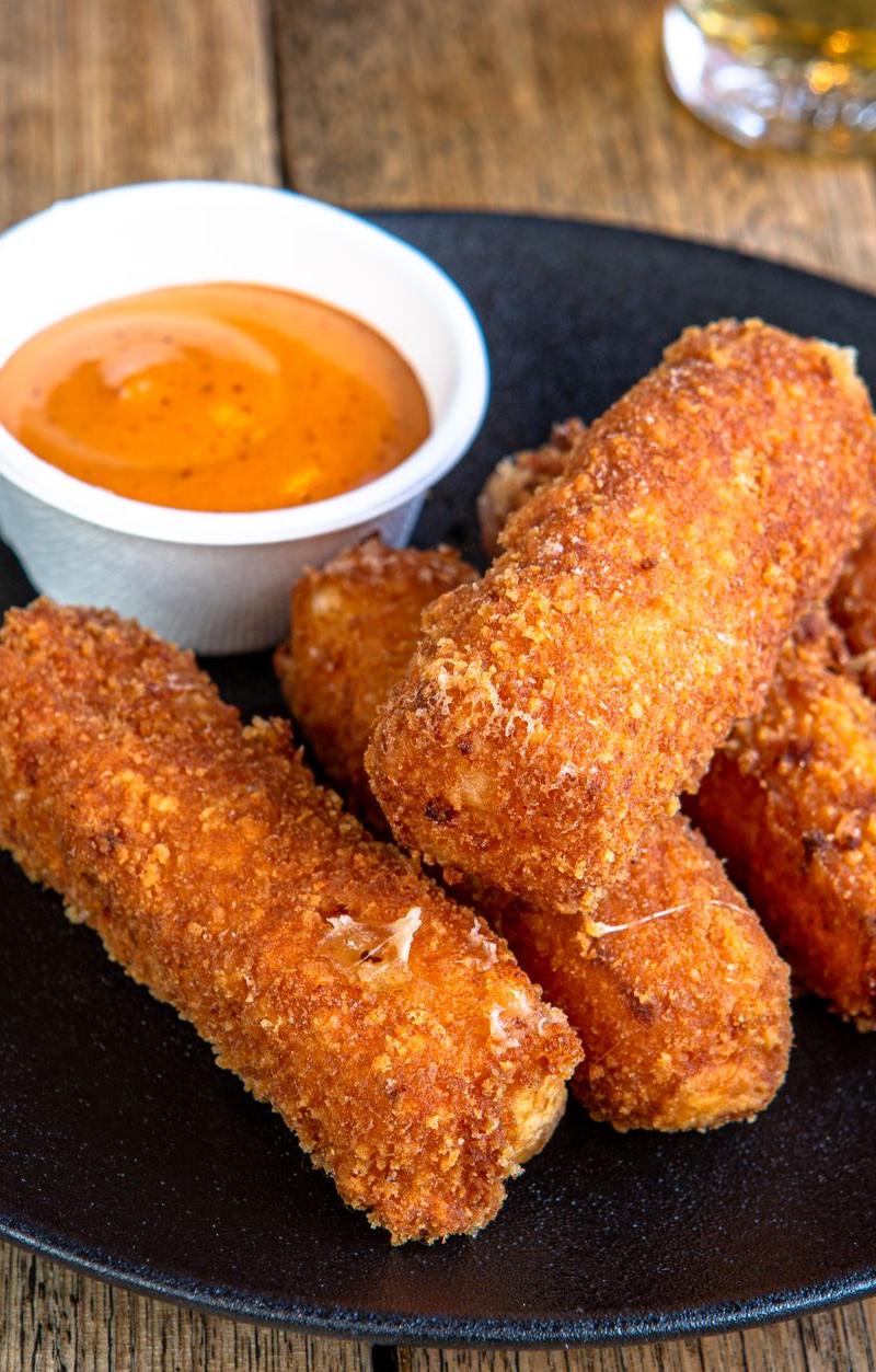 Crispy Mozzarella Sticks with Marinara