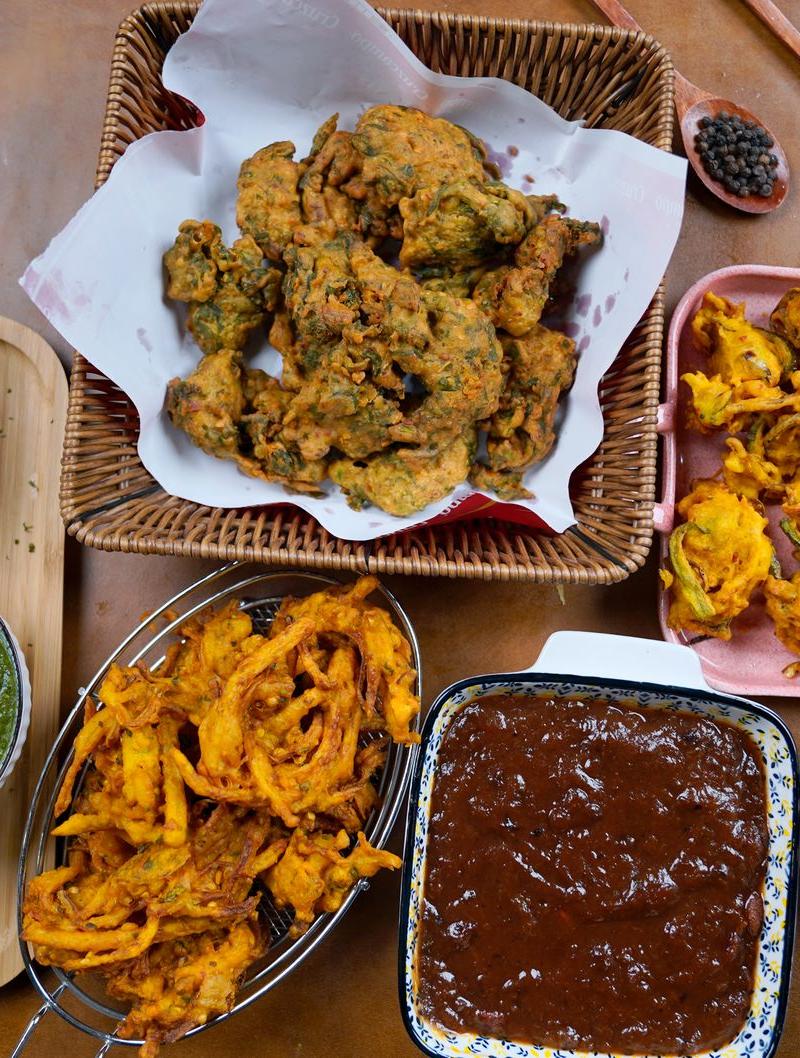 Crispy Onion Bhaji with Chutneys