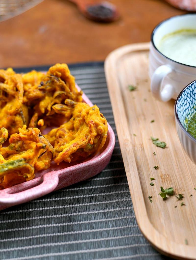 Crispy Onion Bhaji with Mint Chutney & Yogurt
