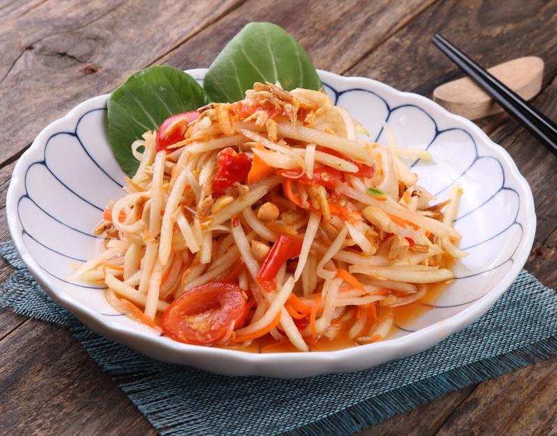 Crispy Papaya Salad with Peanuts