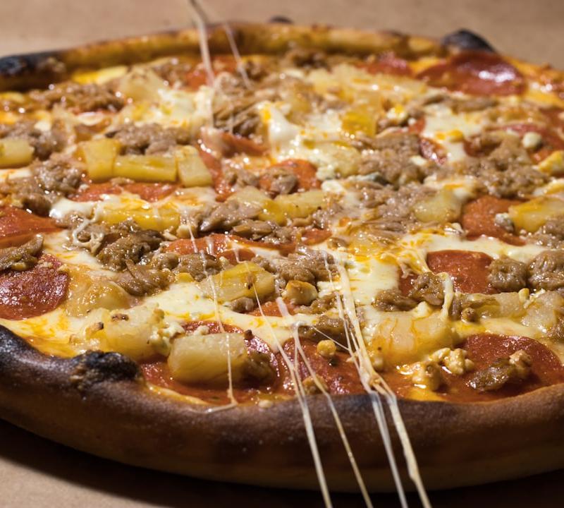 10-Minute Crispy Pineapple Ham Pizza