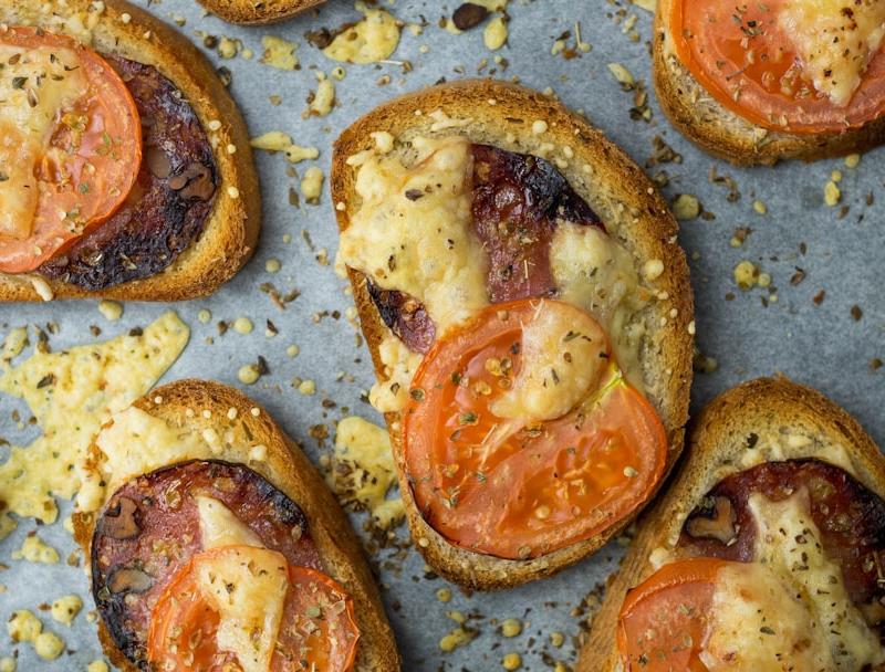 Crispy Pizza Toast Bites
