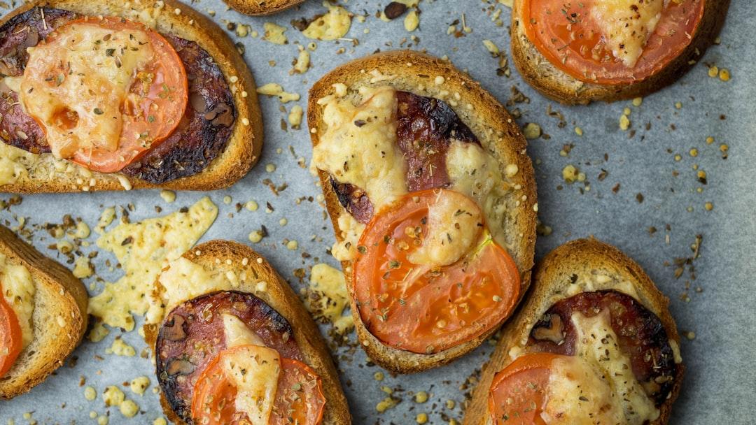 Crispy Pizza Toast Bites