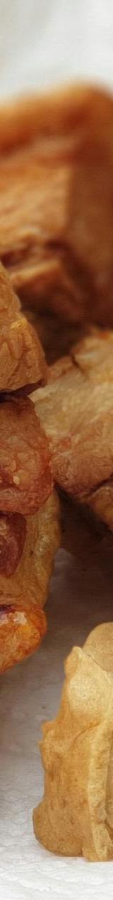 Crispy Pork Bagnet with Garlic Vinegar