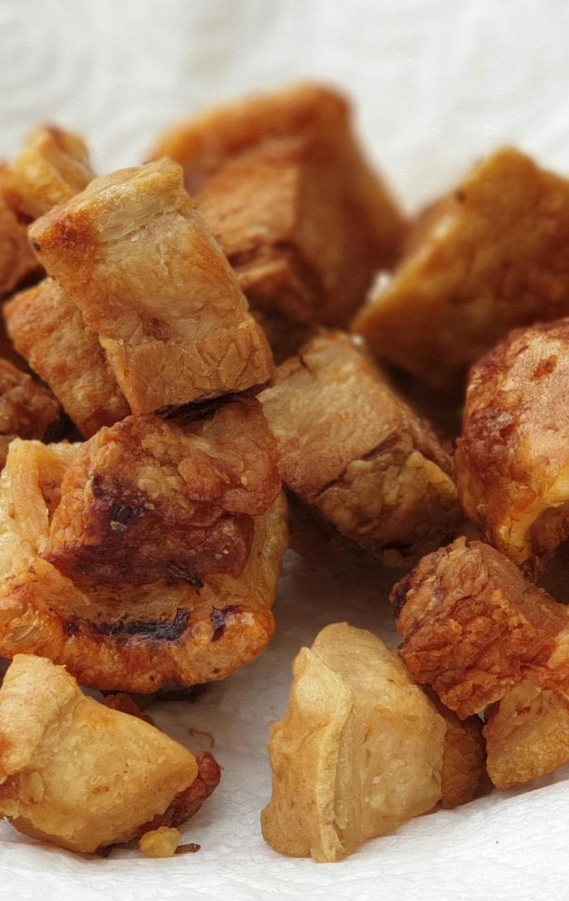 Crispy Pork Bagnet with Garlic Vinegar