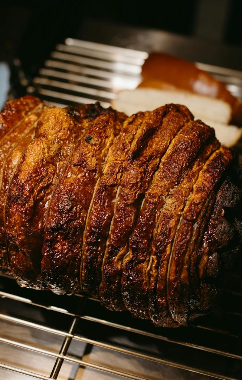 20-Min Crispy Pork Knuckle & Bread