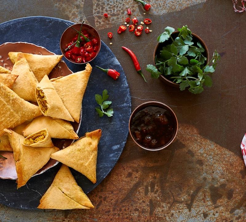 Crispy Sambusa with Chili Sauce