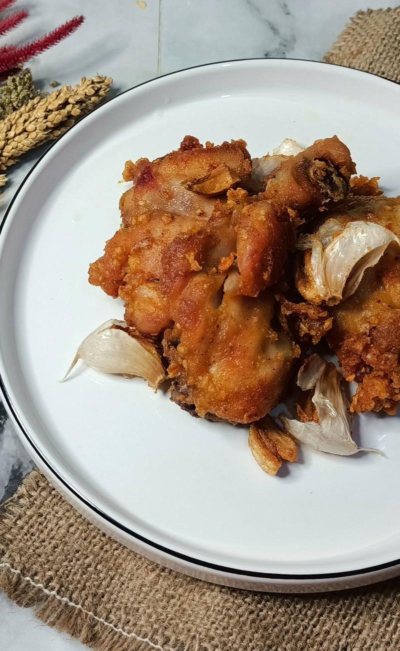 Crispy Soy Garlic Chicken with Fried Garlic