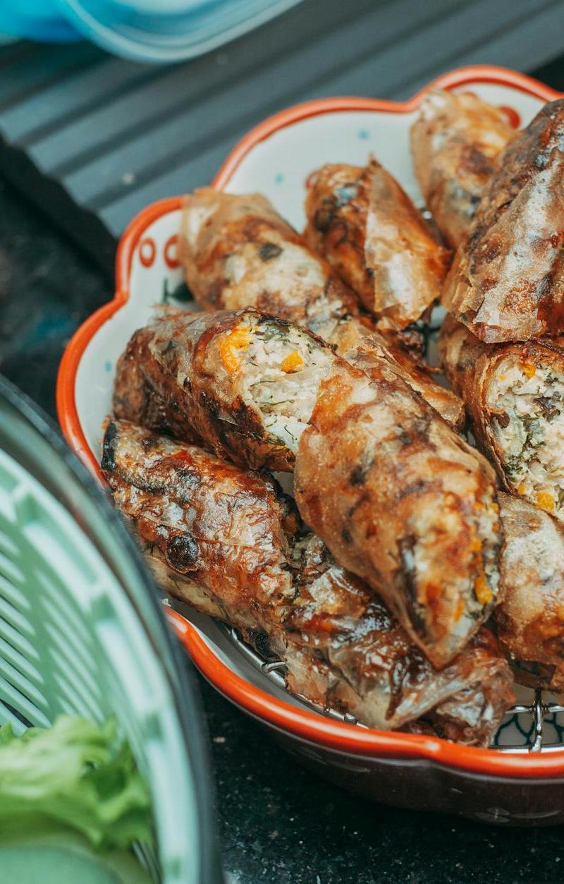 Crispy Spring Rolls with Vermicelli & Dipping Sauce