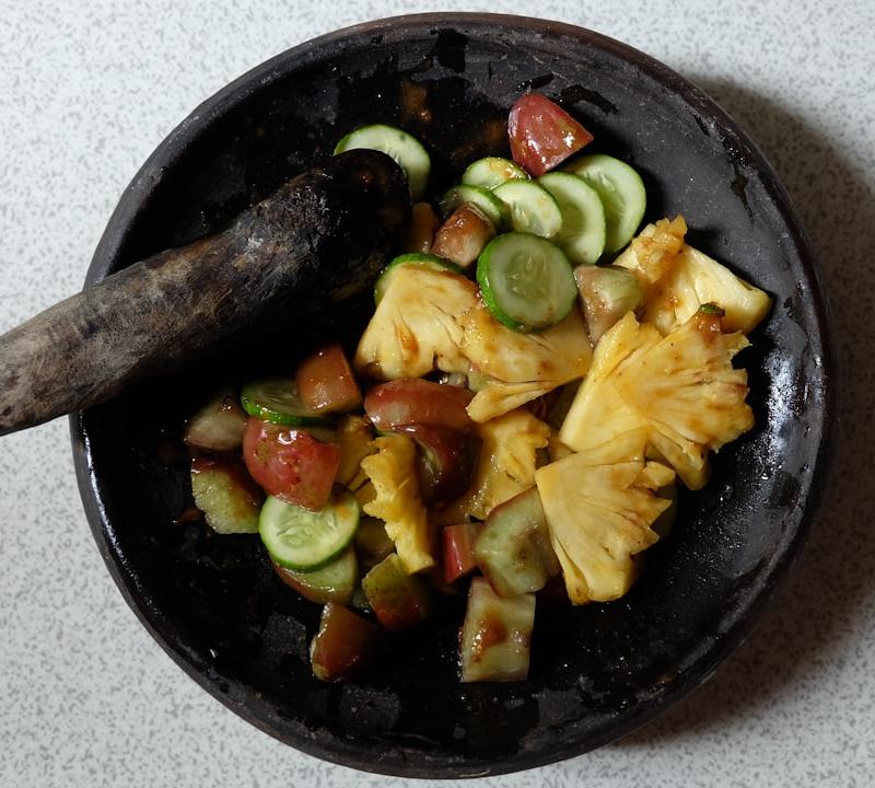 Crispy Vegetable Rojak with Peanut Sauce
