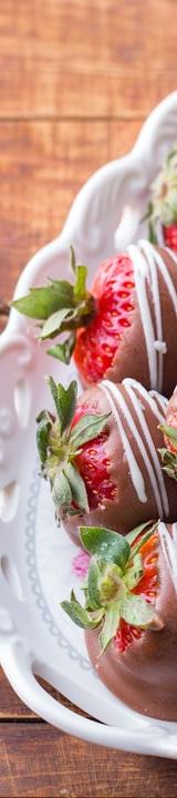 Dark Chocolate Dipped Strawberries