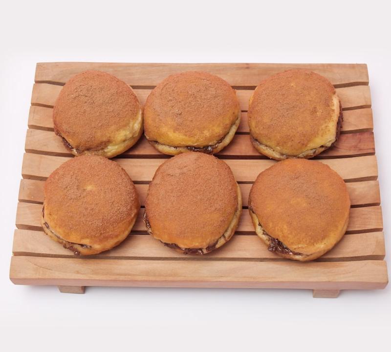 Dorayaki (Red Bean Pancakes)