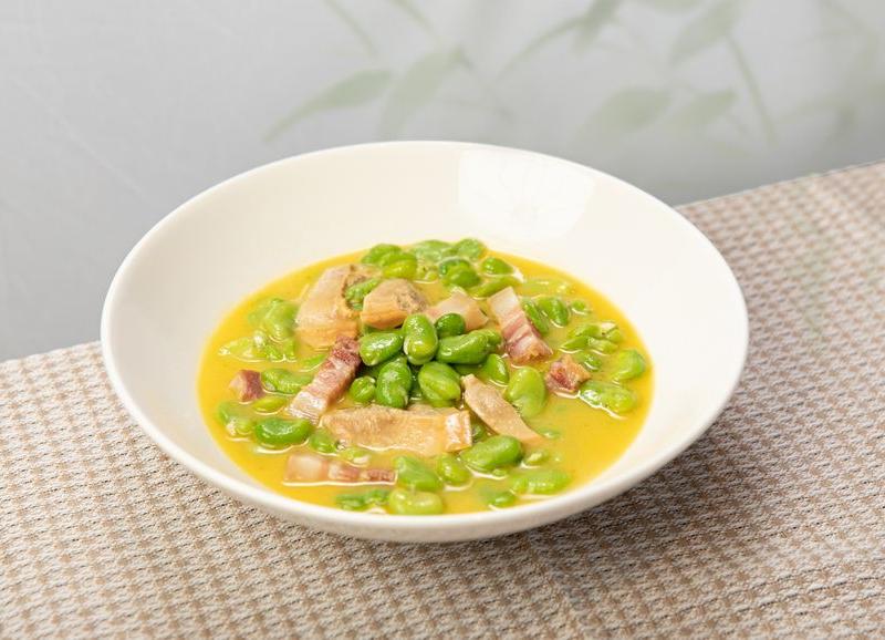 20-Min Dutch Pea Soup with Crispy Pork
